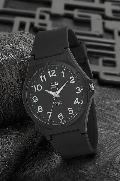 Q&Q Unisex Black Wristwatch 3g3277