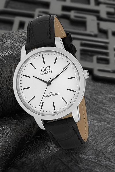 Q&Q Women's White Wristwatch 3G1835