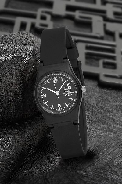 Q&Q Women's Black Wristwatch 3g3317