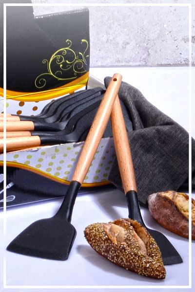 HAZARPAZAR Black Silicone Spatula - Bamboo Handle