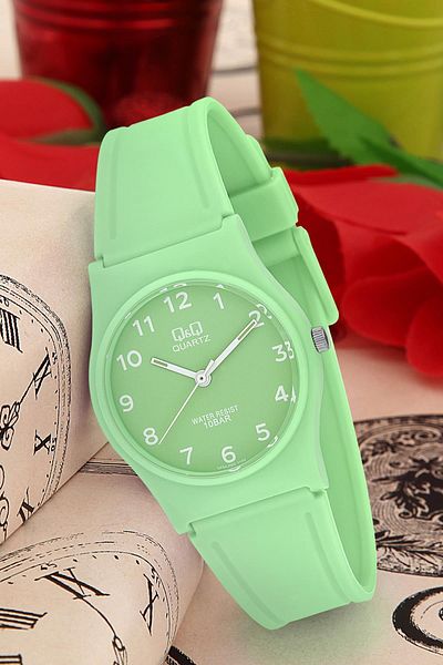 Q&Q Women's Wristwatch 3P437