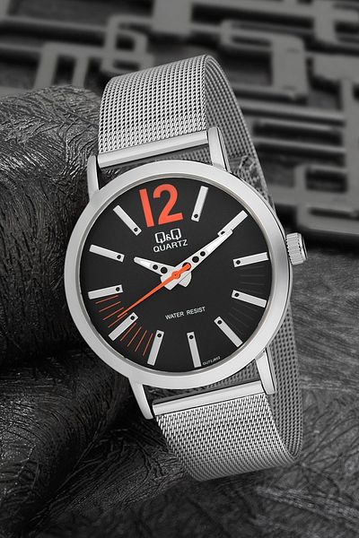Q&Q Unisex Black Straw Cord Wrist Watch 3G2183