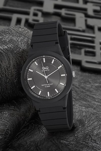 Q&Q Unisex Black Wristwatch 3g3316