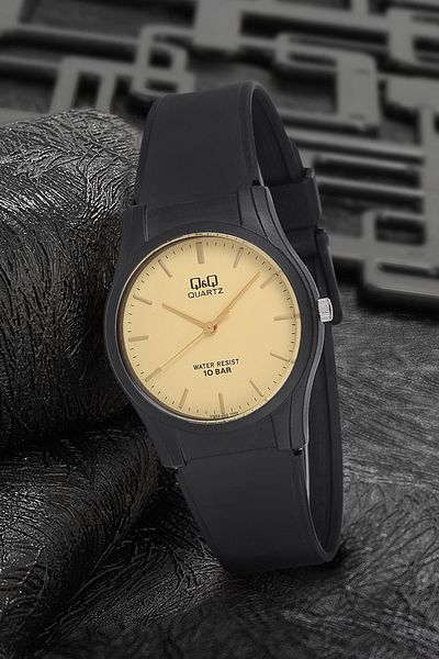 Q&Q Women's Black Wristwatch 3g3302