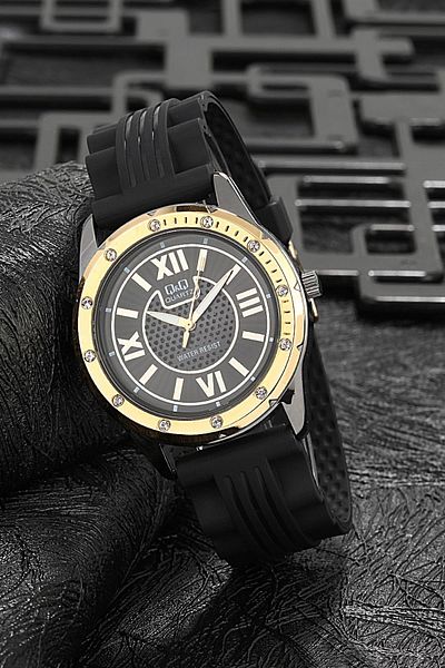 Q&Q Women's Wristwatch 3B990
