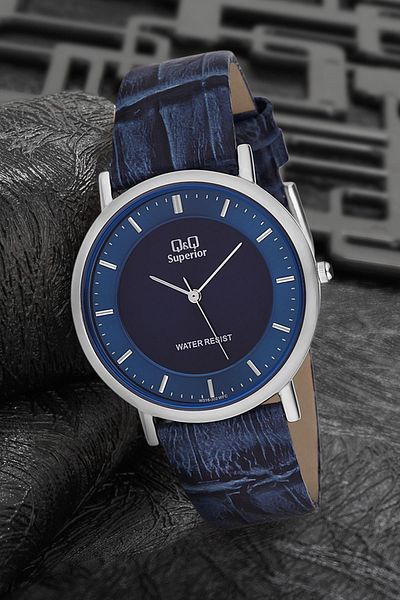 Q&Q Women's Navy Blue Wristwatch 3G1963