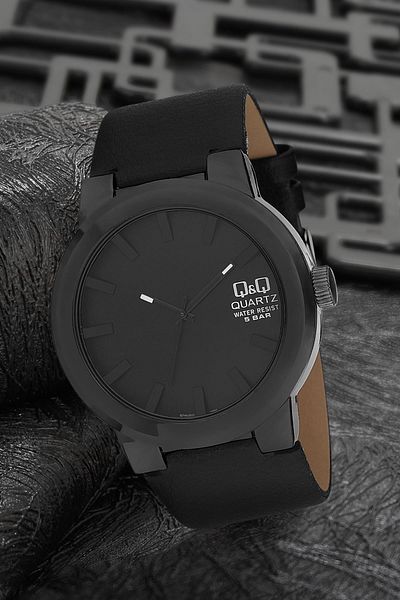 Q&Q Men's Black Wristwatch 3G2133