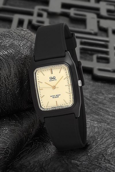 Q&Q Women's Black Wristwatch 3g3336