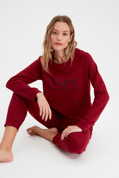 Trendyol Collection Claret Red Slogan T-Shirt-Jogger-Strick-Pyjama-Set THMAW21PT0497