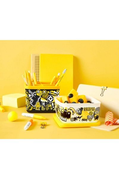 Tupperware Cubic Series Minions Set of 2