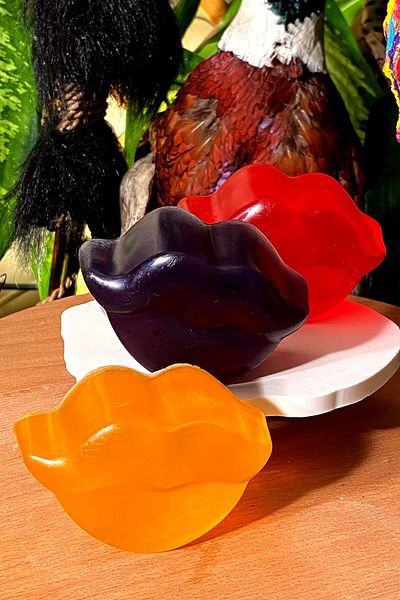FANTASTİK SANAT ATÖLYESİ Decorative Gift Women's Lip Figure 3-Piece Bath Soap - Fruit Scented - 100% Natural