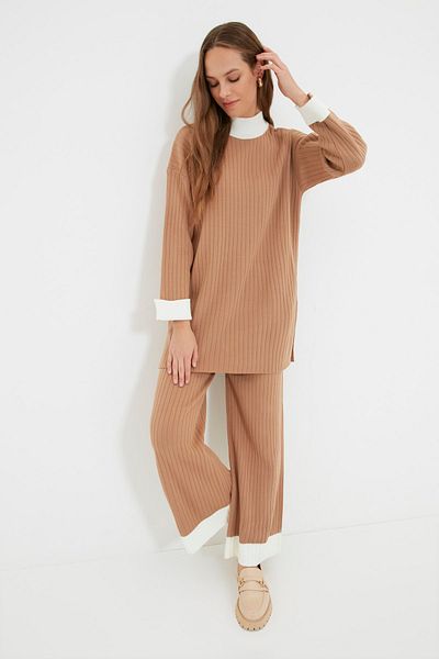 Trendyol Modest Camel Stand Collar Color Block Corded Sweater-Pants Knitwear Suit TCTAW22US0080