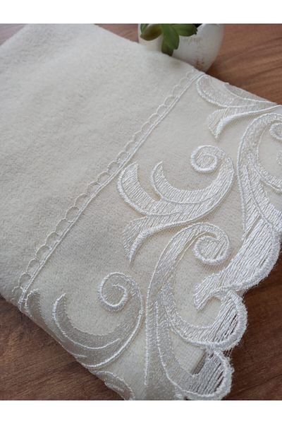 Çeyiz Bahçesi Βελούδινη πετσέτα Berrin Cream 50&90