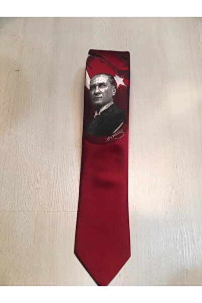 Herşey Nota Red Ataturk Tie Picture