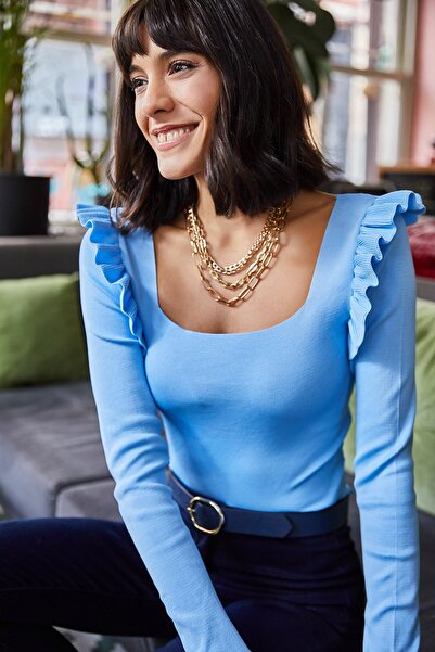 Olalook Bluză de damă, albastră, cu guler pătrat, cu volante, tricotaj, BLZ-19001112