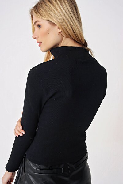 Trend Alaçatı Stili Dámská černá halenka se zipem vpředu, žebrovaná poloviční rybářská halenka