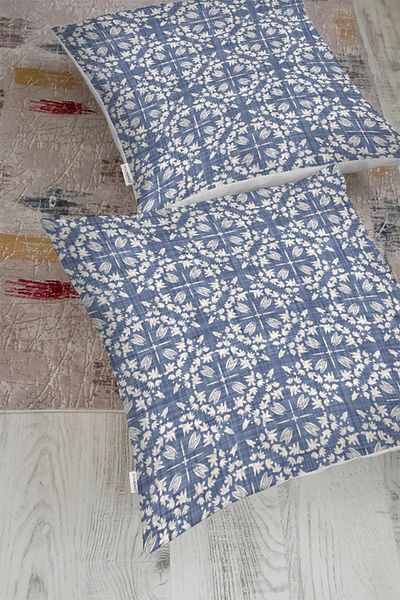 Realhomes Pernă de podea imprimată Direction pe podea din denim bleumarin