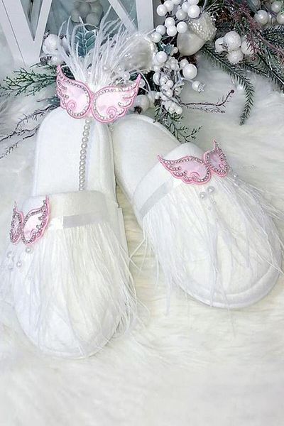 lohusahamile Women's Pink White Stone Detailed Furry Pink Wing Embroidered Maternity Slippers and Crown Set