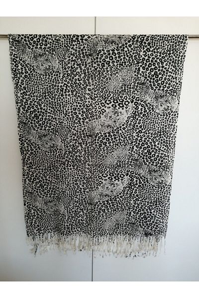 Butik Tülin Unisex Authentic Acrylic White Black Leopard Pattern Printed Soft Shawl