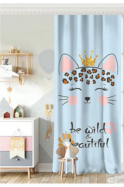Realhomes Perdeaua de fundal pentru cameră pentru copii tematică Be Wild & Beautiful pe fundal albastru cu o singură aripă