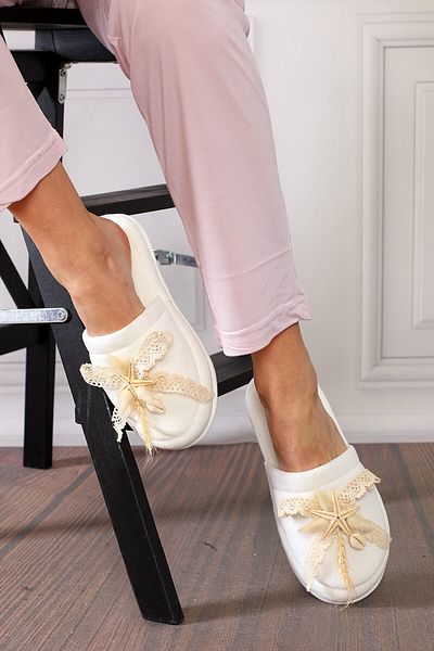 lohusahamile Women's White Yellow Aster Sea Star Detailed Maternity Slippers