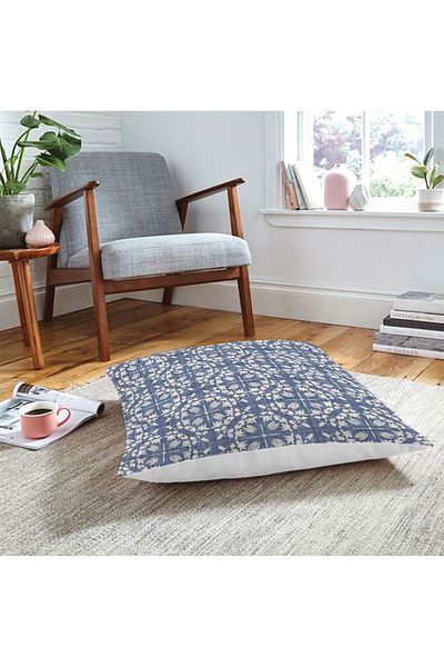 Realhomes Pernă de podea imprimată Direction pe podea din denim bleumarin