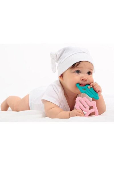 OiOi Mineral Blue Scratcher - Mother's Hand and Dental Base