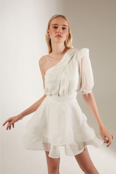 BETTY & SAM One Sleeve White Chiffon Flounce Dress