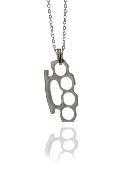 Dukkanka Muşta Motifli Gümüş Renk Erkek Kolye