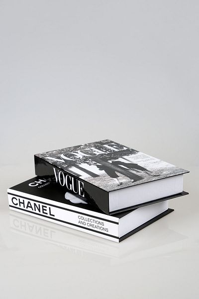 irayhomedecor Black White 2-Piece Vogue Women Rose Decorative Book Box