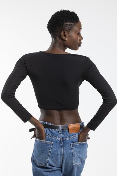 The Base Жіночий чорний кроп-топ з V-подібним вирізом