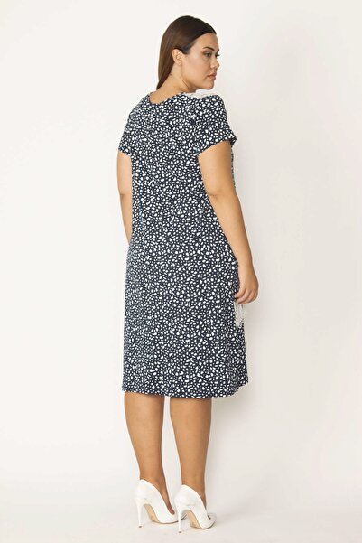 Şans Жіноче велике розмір темно-синє віскозне плаття з мереживними деталями 65n28958