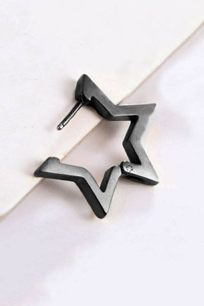 The Collection Women Men Black Star Model Surgical Earrings Steel