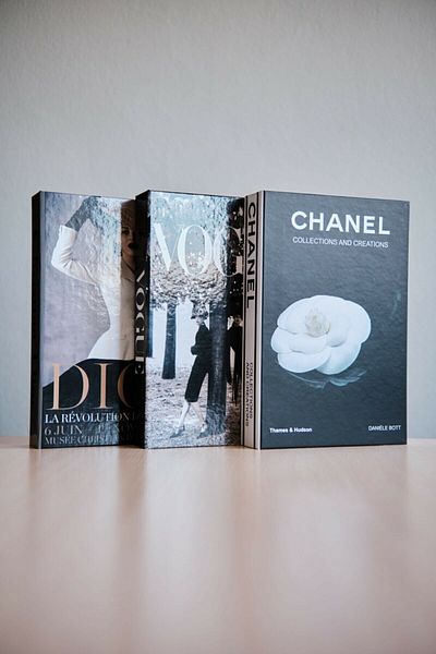 irayhomedecor 3-Piece Vogue Hat Rose Decorative Book Box