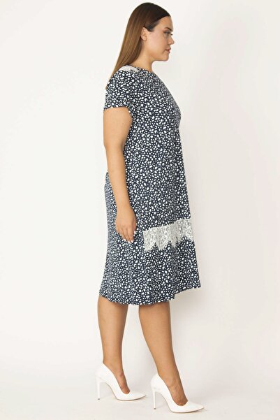 Şans Жіноче велике розмір темно-синє віскозне плаття з мереживними деталями 65n28958