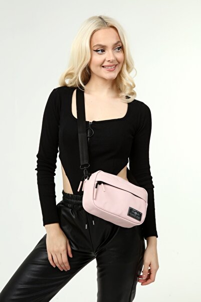 Ramsburry حقيبة كروس نسائية مقاومة للماء من قماش الساتان بحزام وردي