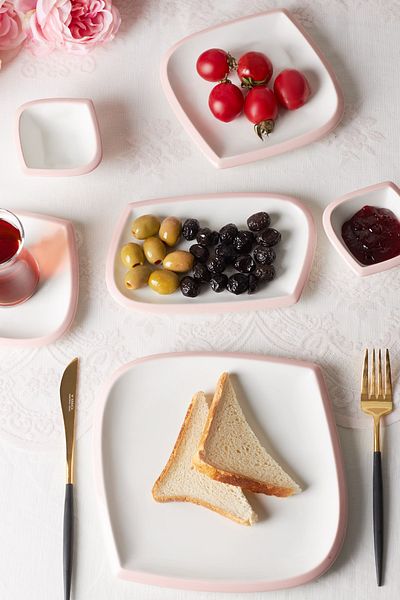 Karaca Tiny Pink Rim 26 Pieces Porcelain Breakfast/Service for 6 Persons