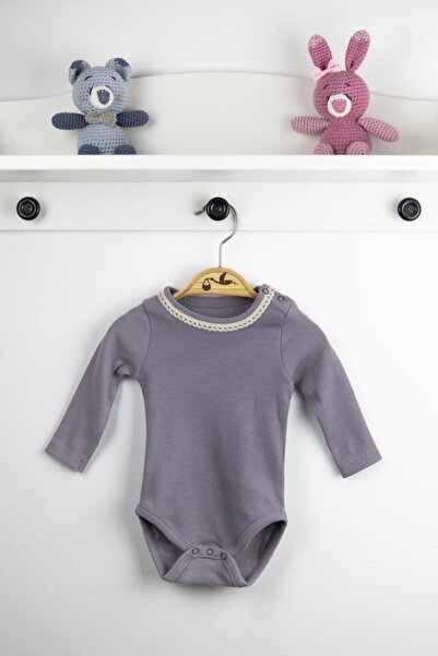 Newborn Fashion Club بدلة بأكمام طويلة وياقة دانتيل