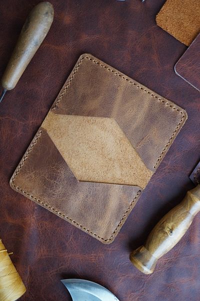 New Coast Leather 1900's Мъжки държач за картички от кафява естествена кожа, ръчна изработка
