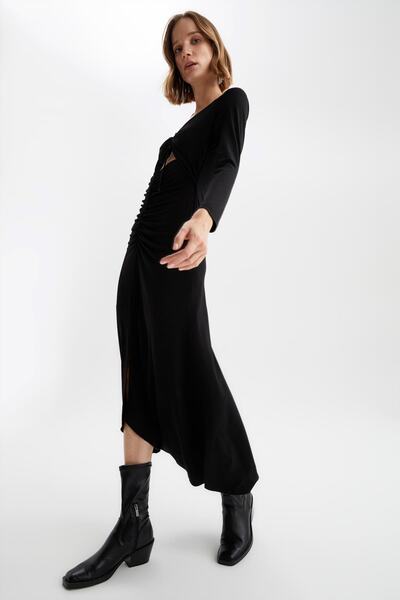 DeFacto Slim Fit újévi témájú Midi ruha mélyen kivágott hasítékkal