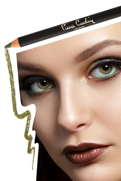 Pierre Cardin قلم تحديد العيون طويل الأمد