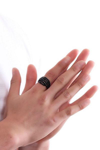 LABALABA Men's Black Oxide Plated Skeleton Hand Ring