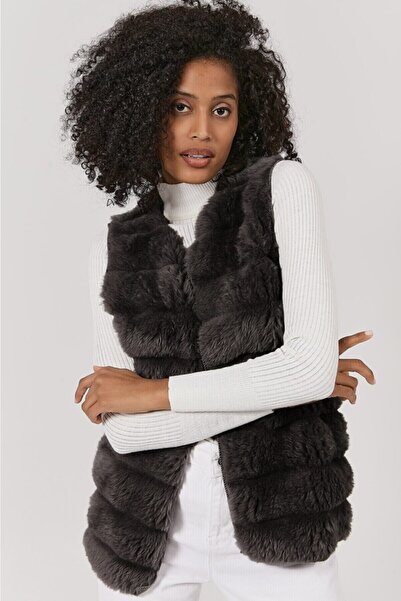 Buklemoda Плюшевий штучний хутряний жилет