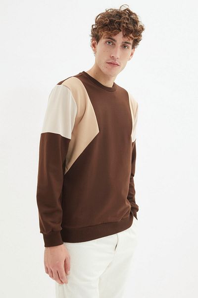 Trendyol Collection Langarm-Sweatshirt mit Einsätzen - Braun, Regular Fit TMNAW22sw0750