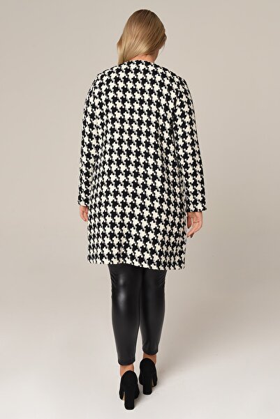 DISENTIS MODEST Round Neck Houndstooth Patterned Woven Black and White Jacket with Front Pockets