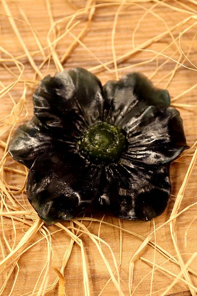 FANTASTİK SANAT ATÖLYESİ Decorative Gift Chocolate Scented Black Water Lily Flower Figured Decorative Bath Soap - 100% Natural