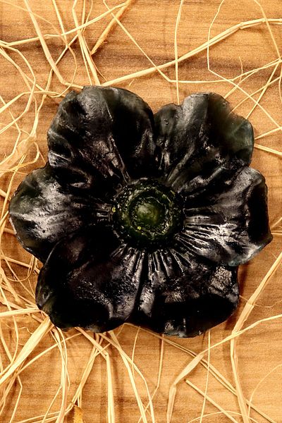 FANTASTİK SANAT ATÖLYESİ Decorative Gift Chocolate Scented Black Water Lily Flower Figured Decorative Bath Soap - 100% Natural