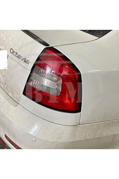 BTM OTOMOTİV Skoda Octavia Bagaj Üstü Spoiler Piano Black