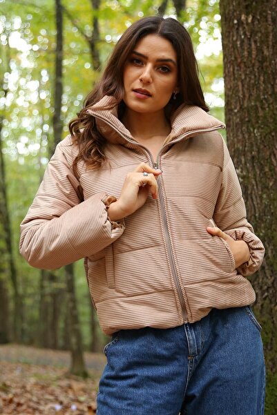 Neşeli Butik Palton de iarnă din catifea de damă, bej, cu guler înalt, cu fer...