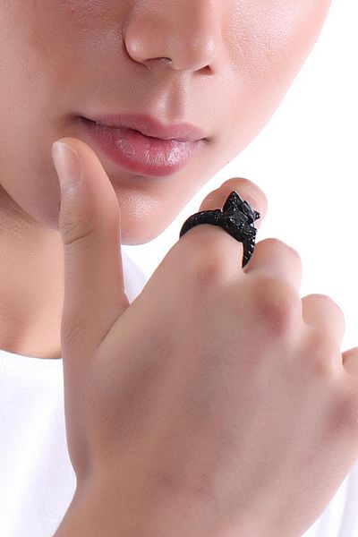 LABALABA Men's Black Oxide Plated Wolf Head Ring